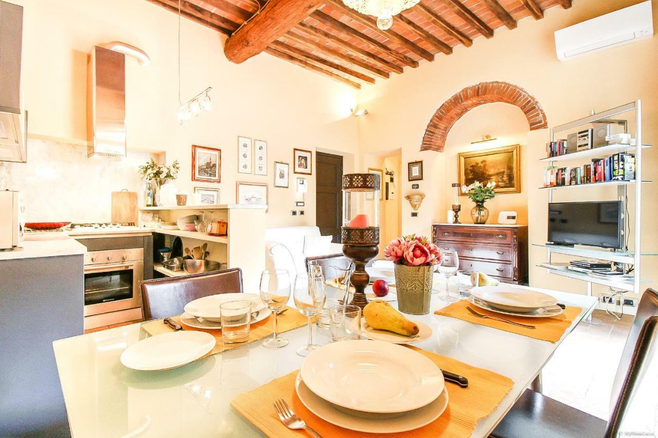 Apartment Guinigi With Private Courtyard Lucca Dış mekan fotoğraf