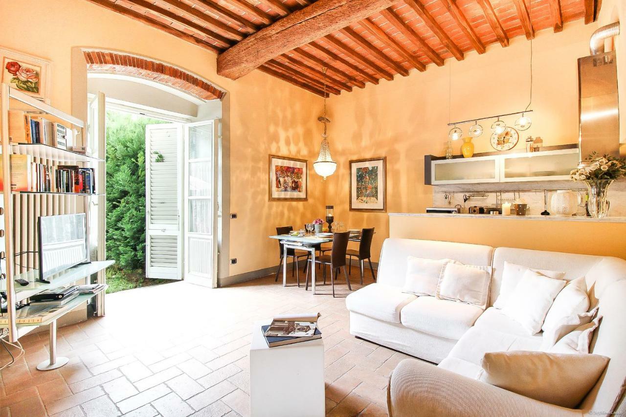 Apartment Guinigi With Private Courtyard Lucca Dış mekan fotoğraf