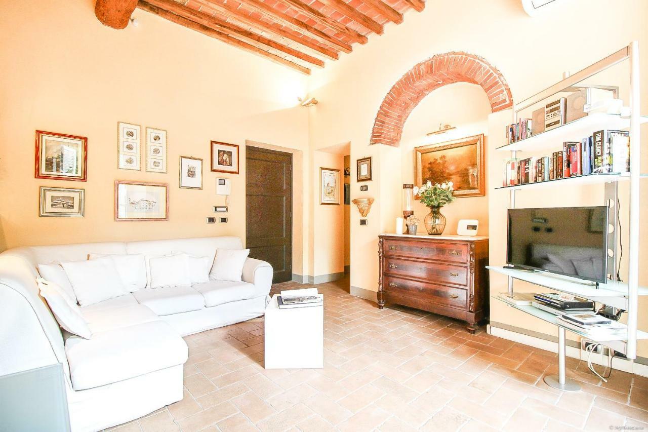 Apartment Guinigi With Private Courtyard Lucca Dış mekan fotoğraf